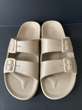Freedom Moses  Slide On Shoes rubber Sandals Casual Comfortable Size 38/39 US 9